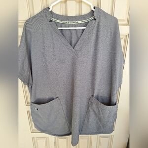 Cuddle Duds Women's Gray Scrub Top V-Neck Scrub Top Plus Sz2X Pockets Short Slee